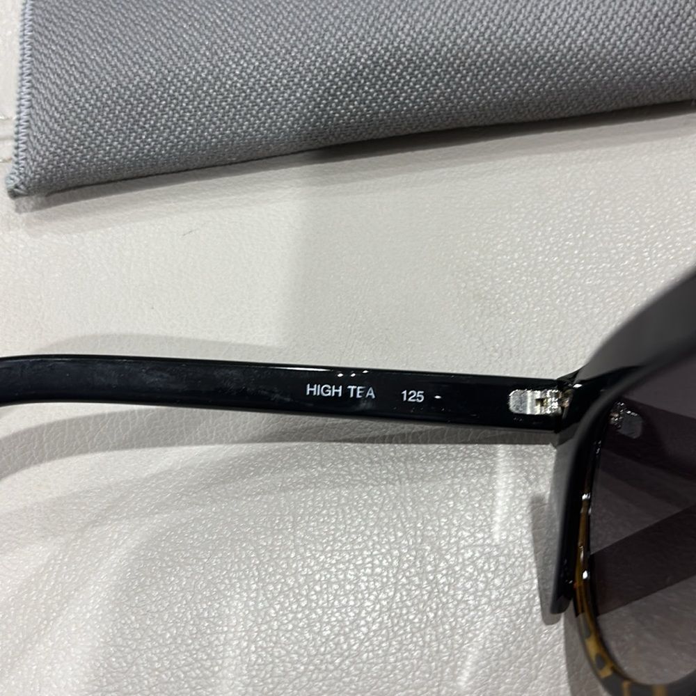 QUAY AUSTRALIA HIGH TEA ROUND OVERSIZED SUNGLASSES - Picture 3 of 4